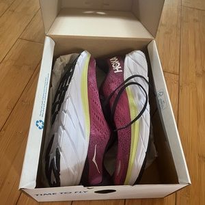 Hoka Clifton 8
